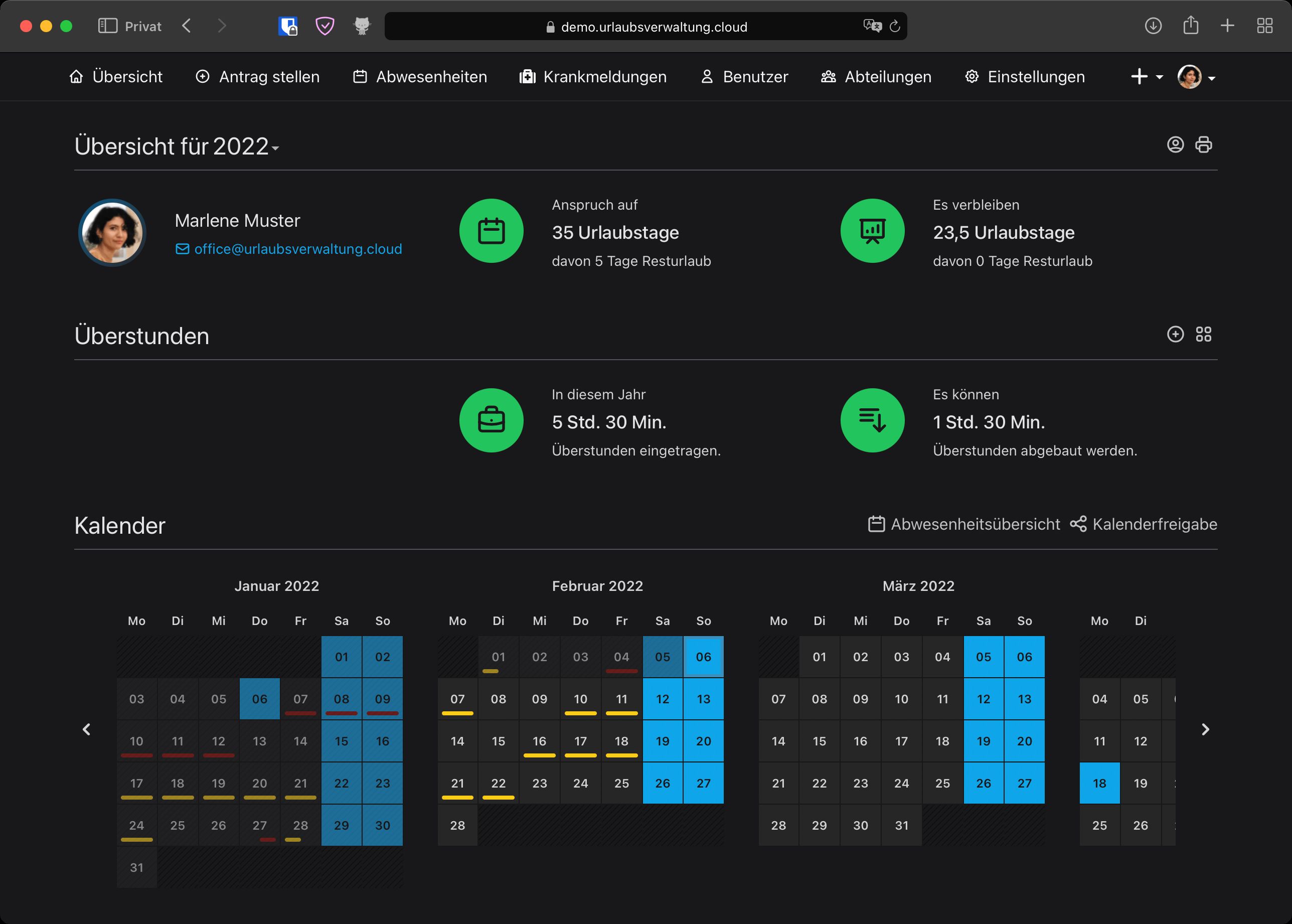 Urlaubsverwaltung Übersichtseite im Dark Theme